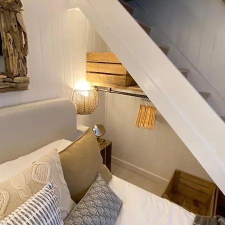 Smugglers Hideaway: Charming Fisherman's Cottage with Harbour View St Ives  Exterior photo