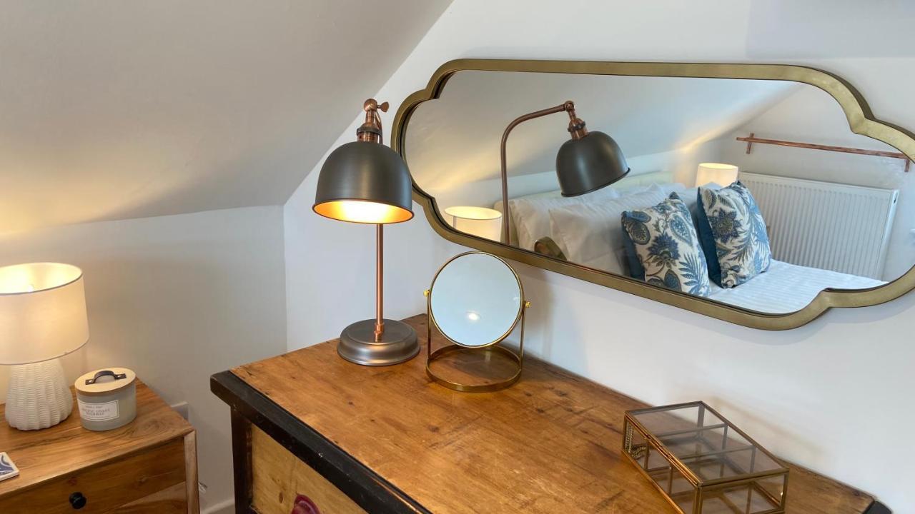 Apartment Smugglers Hideaway: Charming Fisherman's With Harbour View