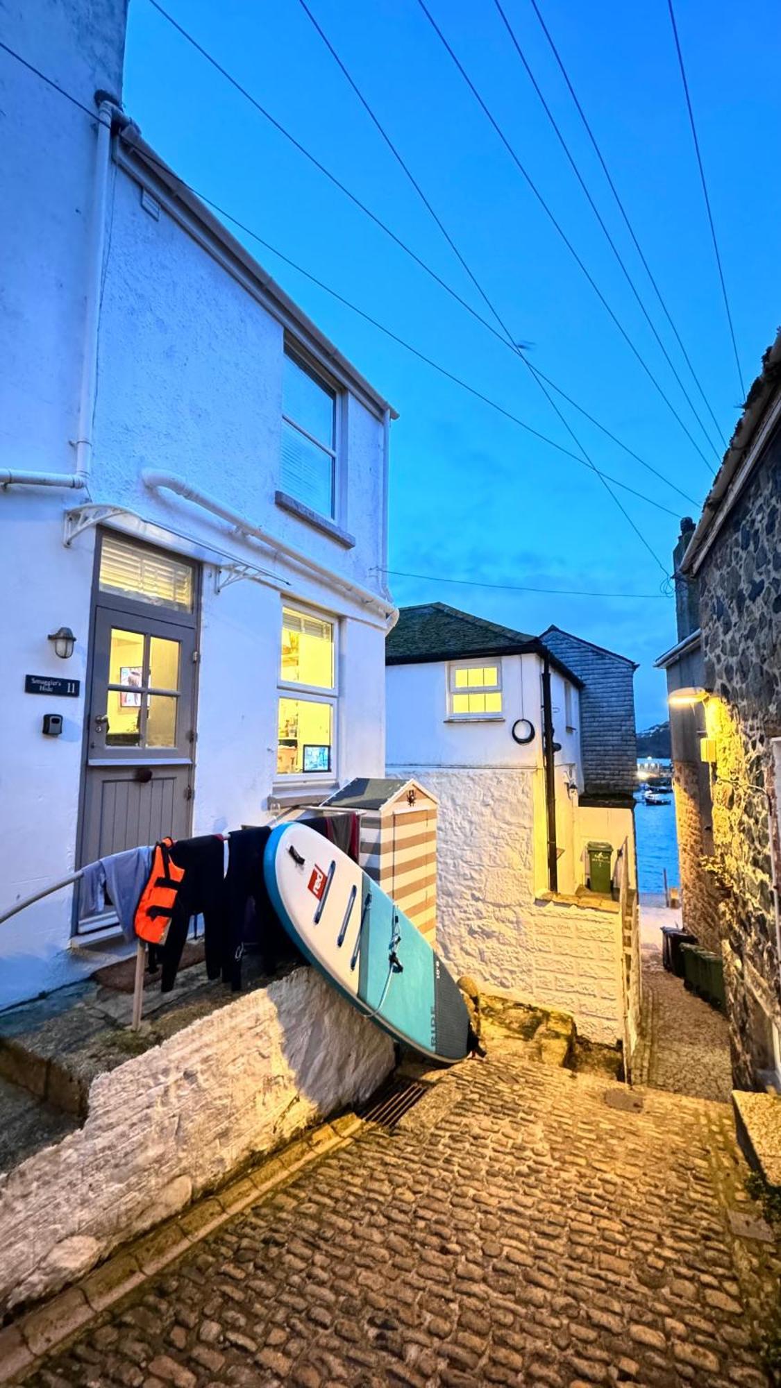 Smugglers Hideaway: Charming Fisherman's With Harbour View *